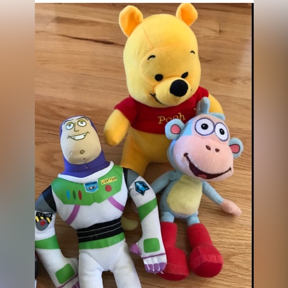 Box # 3 🏖BUNDLE🏖 Boys Jeans and 5 Stuffed Animals - Picture 4 of 6